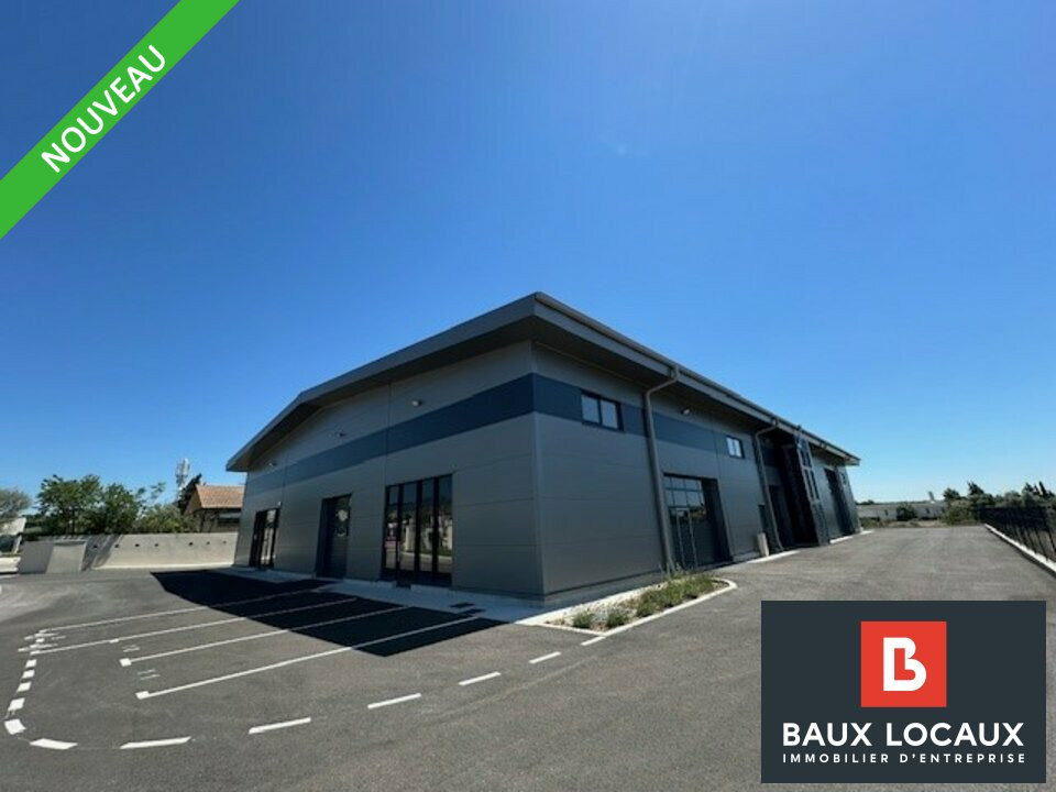 A LOUER LOCAL COMMERCIAL 330 M² EXCELLENTE VISIBILITE 