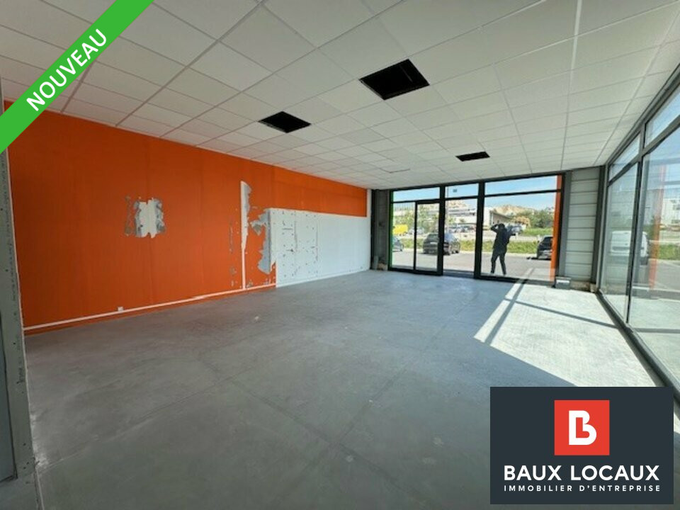 A LOUER VEDENE SUR AXE PRINCIPAL TRES FREQUENTE LOCAL COMMERCIAL 170M²