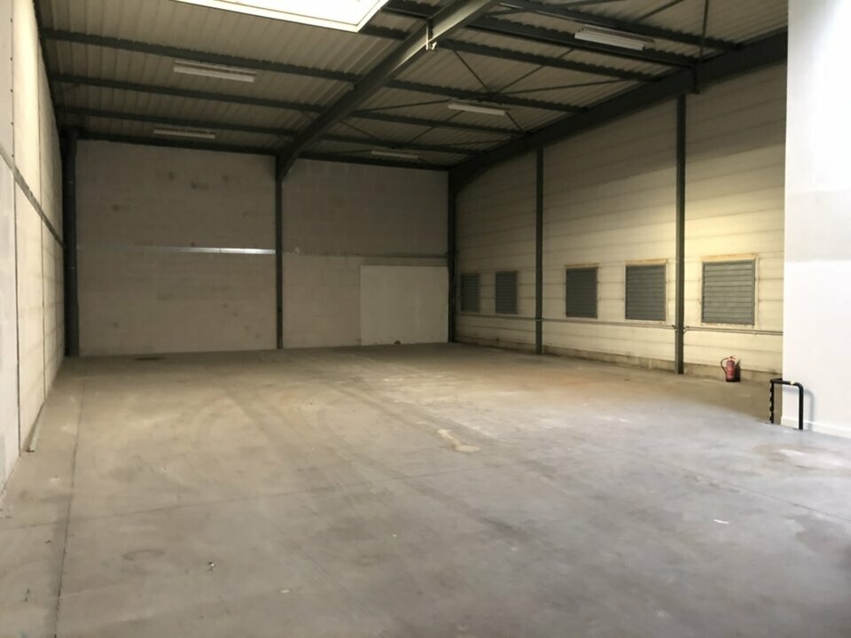 A louer Locaux d'activité 326m² Gonesse