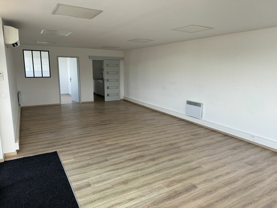 Bureaux à louer - 72.0 m2 - 64 - Pyrenees-Atlantiques