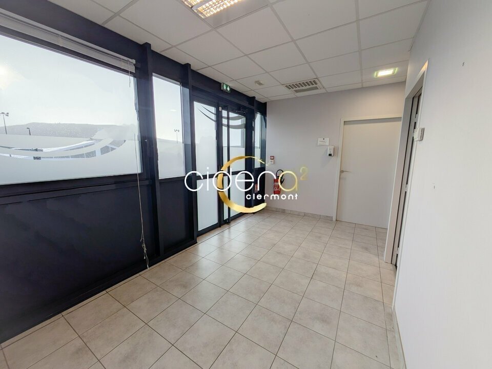 A louer plateau de bureaux d'environ 80m² accessible PMR