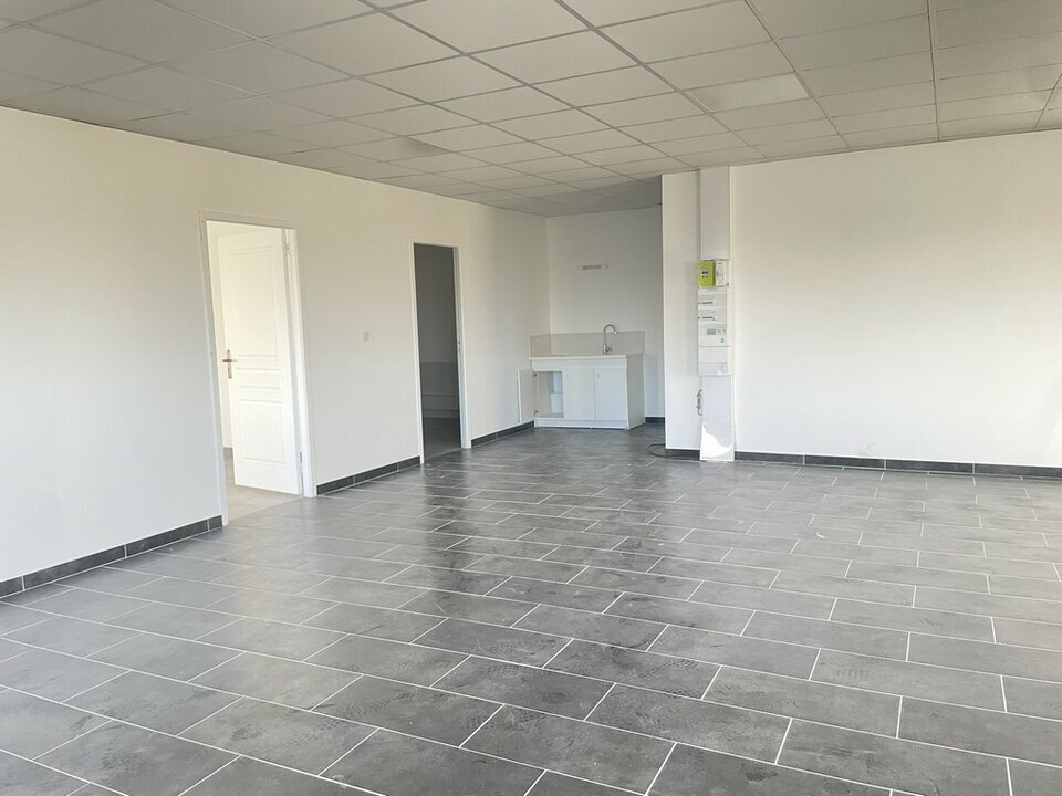 A louer 192 m² de bureaux divisible bourguebus