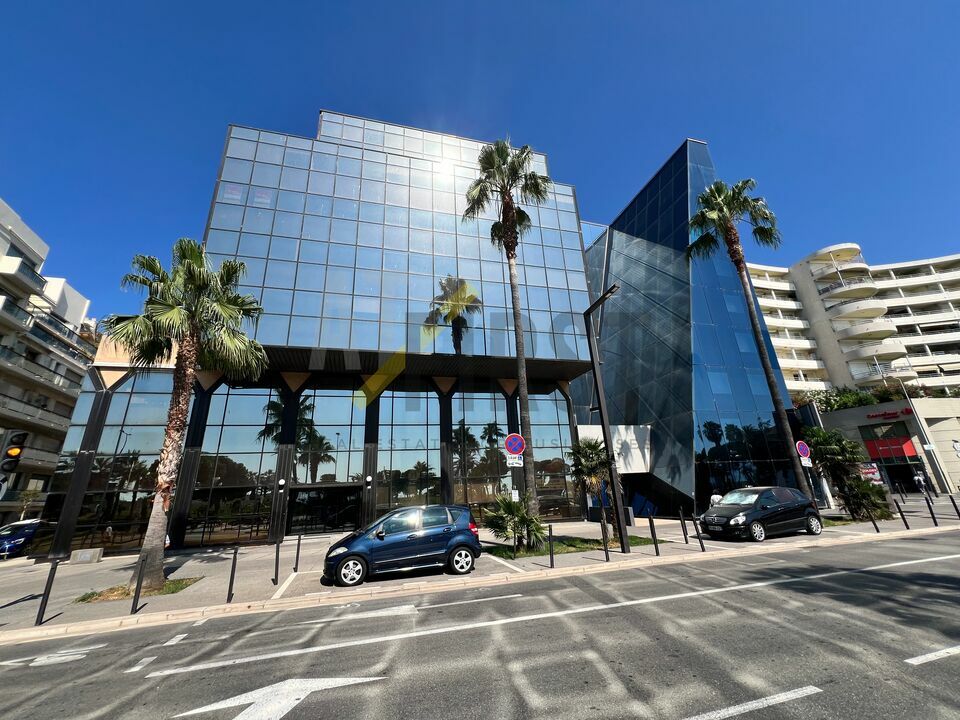 BUREAUX À LOUER À NICE