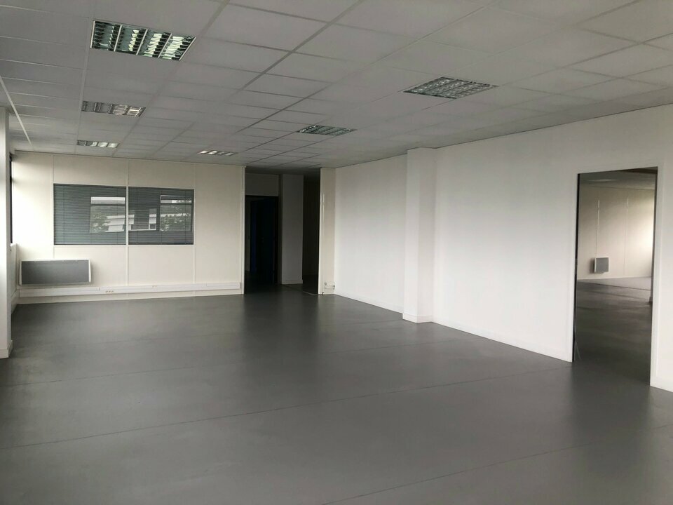 Visuel 2 de l'annonce : A VENDRE - BUREAUX - GUIPAVAS