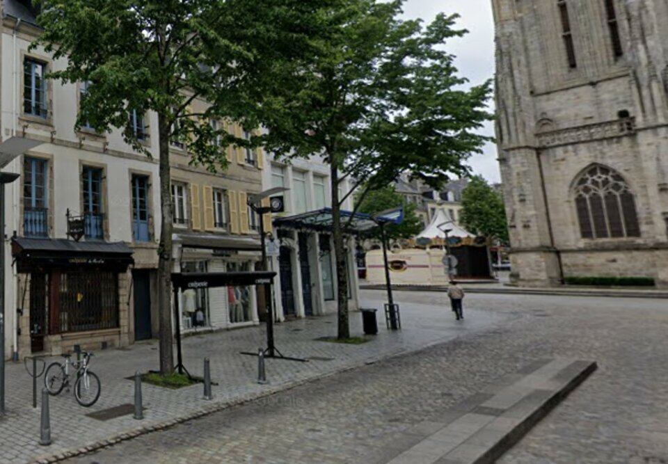 A proximité immédiate de la Cathédrale