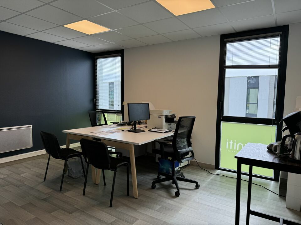 Visuel 8 de l'annonce : A LOUER - BUREAUX  - GUIPAVAS