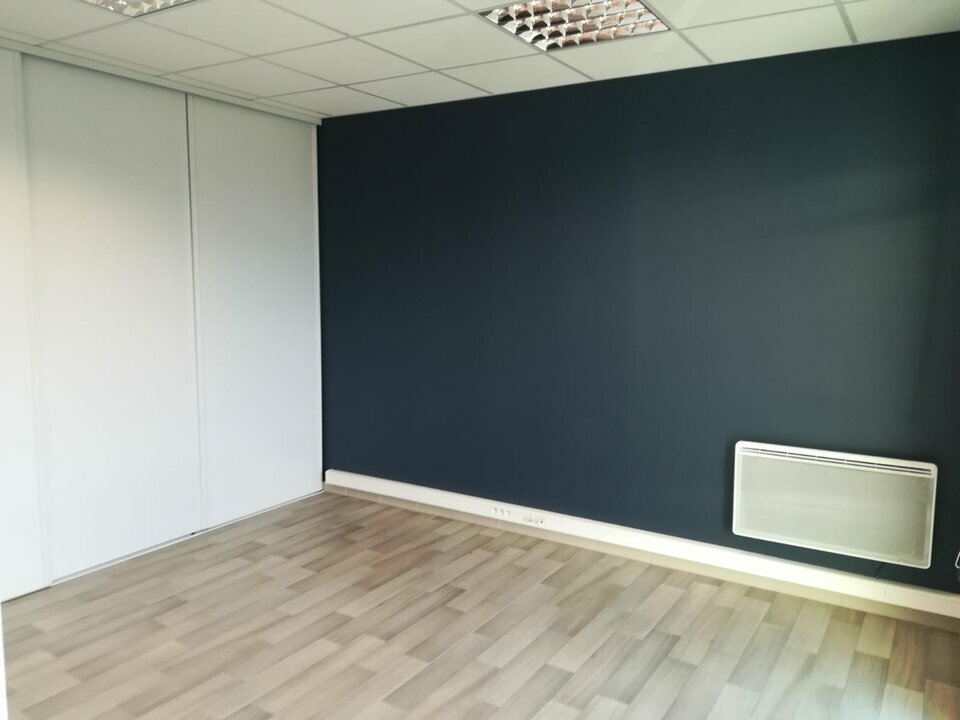 Visuel 4 de l'annonce : A LOUER - BUREAUX  - GUIPAVAS